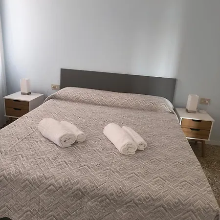 Moretti Flat Canal View *