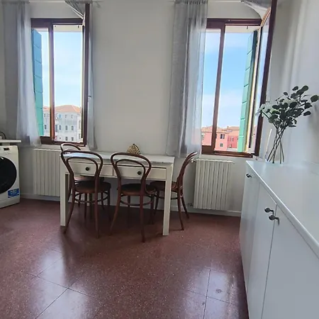 Moretti Flat Canal View