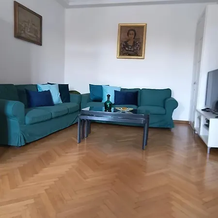 Moretti Flat Canal View *