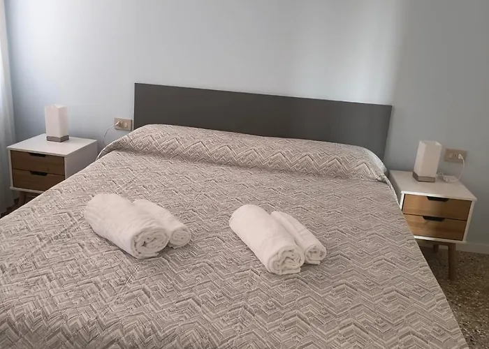 Moretti Flat Canal View *