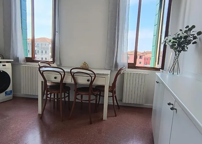 Moretti Flat Canal View