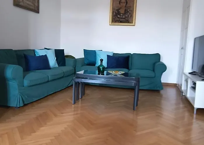 Moretti Flat Canal View *