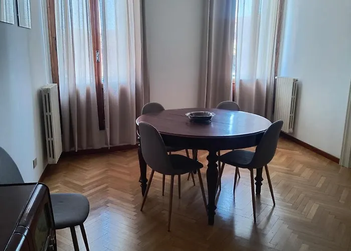 Moretti Flat Canal View Apartment