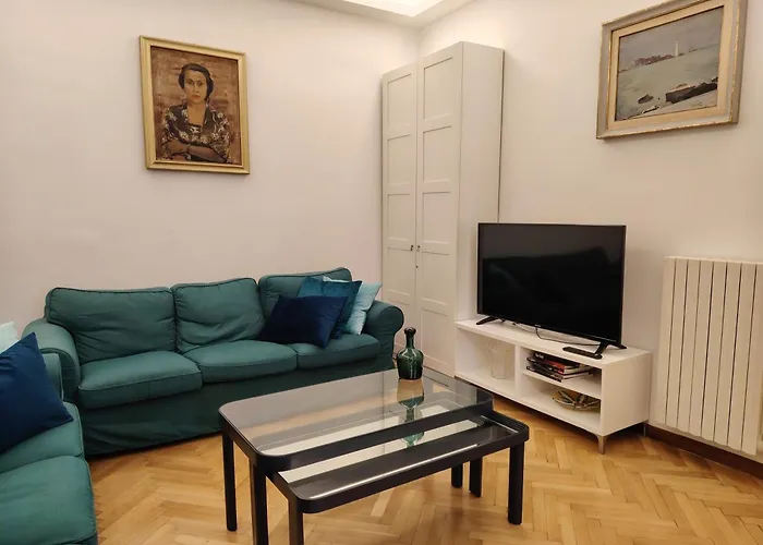 Moretti Flat Canal View *