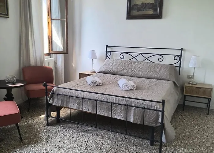 Moretti Flat Canal View